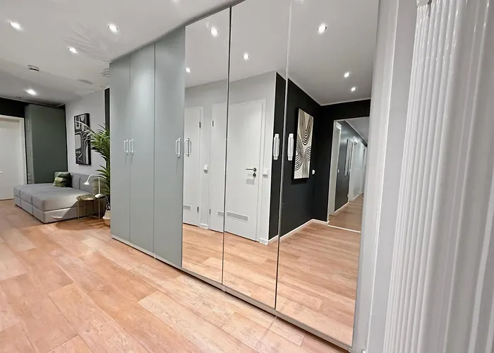 Flatista Homes - Station - 3br *