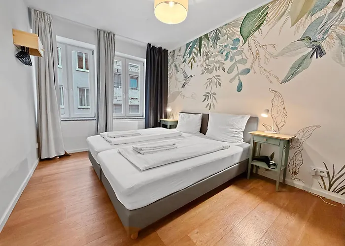 Flatista Homes - Station - 3br Apartman