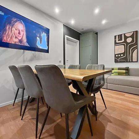 Flatista Homes - Station - 3br